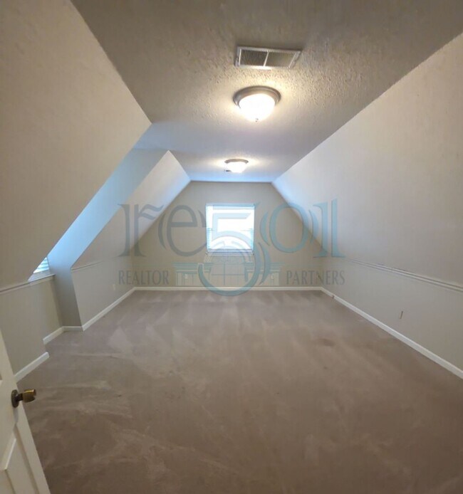 Building Photo - The home you've been looking for!