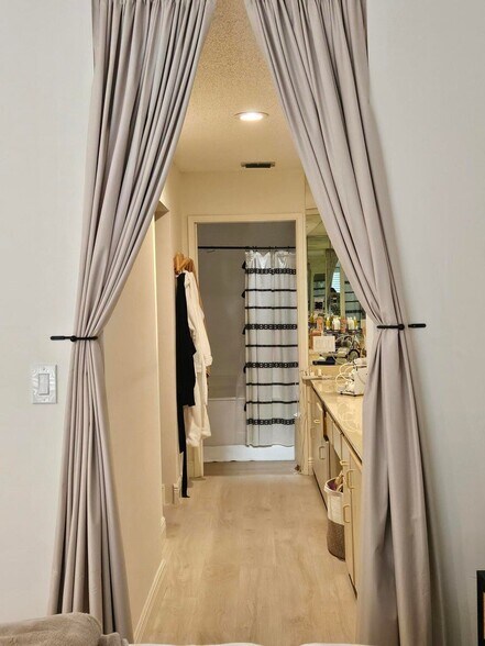 Building Photo - 7976 La Mirada Dr