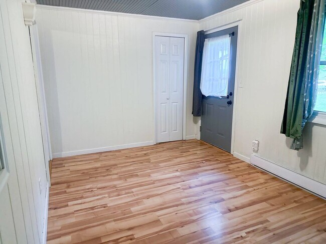Building Photo - 200 Oakley Dr