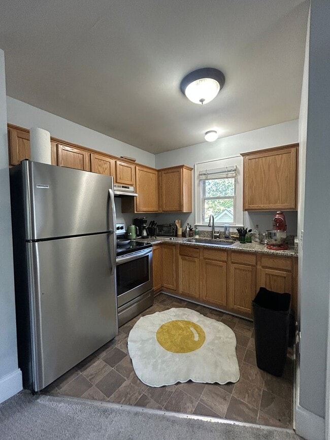 Building Photo - Beautiful 1 bed/1 bath near Duke utilities included and off street parking!