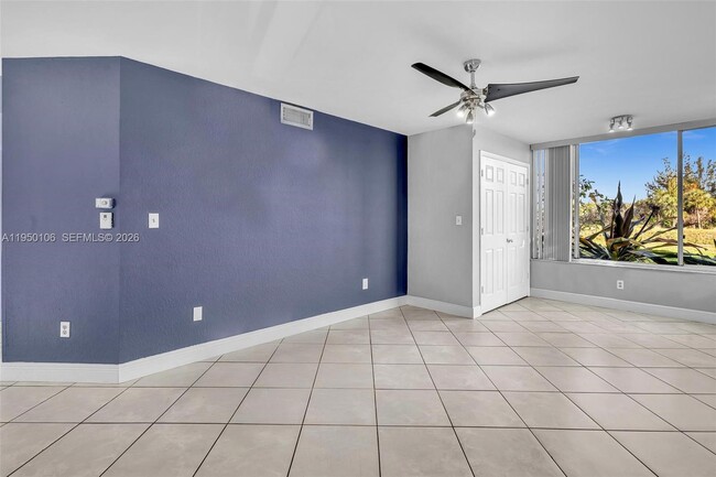 Building Photo - 2881 N Oakland Forest Dr