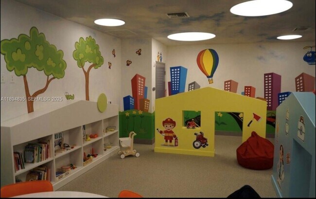 Building Photo - 5350 NW 84th Ave