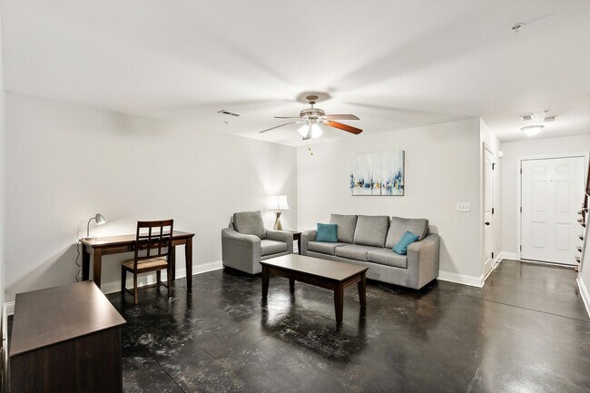 Building Photo - 1615 Railton Ct