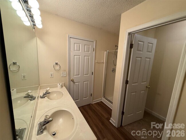 Building Photo - 3327 Buckvalley Dr