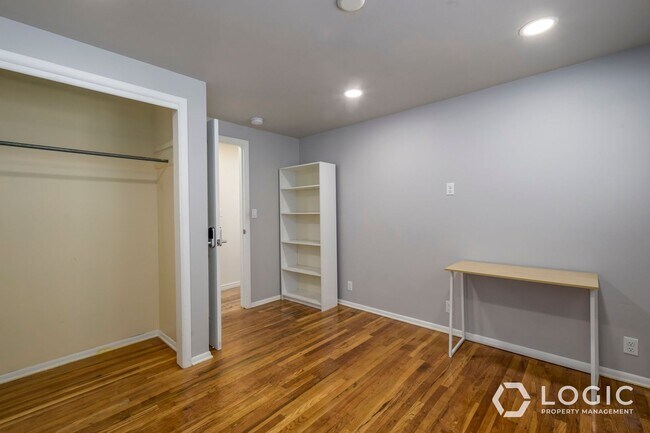 Building Photo - 759 Riverside Dr
