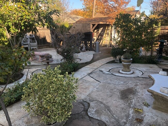 Building Photo - Clean Neat 3 Bedroom 2 Bathroom 1008 sft Rancho Cordova Home for Lease.