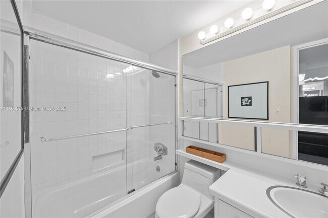Building Photo - 5055 Collins Ave