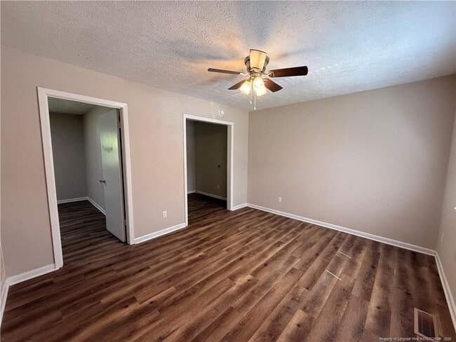 Building Photo - 4959 Fieldcrest Dr