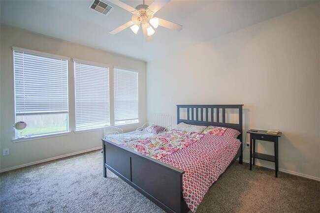Building Photo - 6410 Guilford Glen Ln