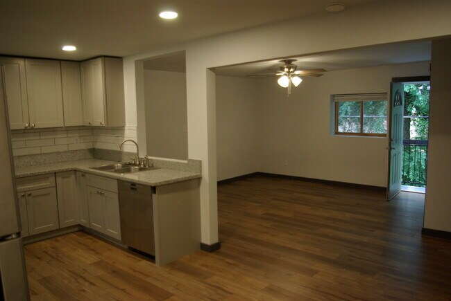 Building Photo - 520 W Buena Ventura St