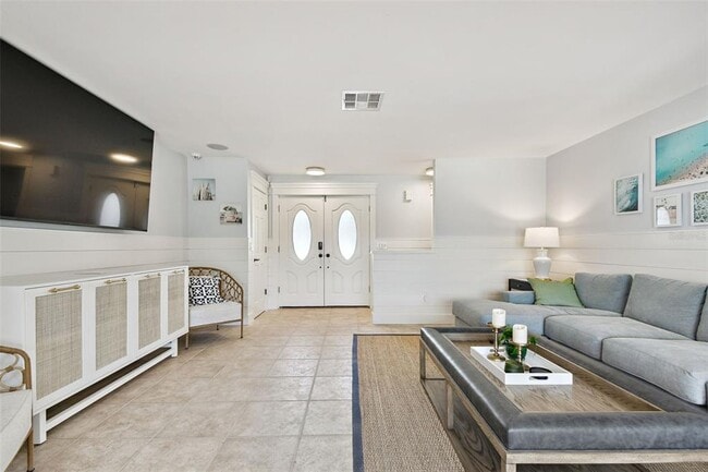 Building Photo - 2822 W Vina Del Mar Blvd