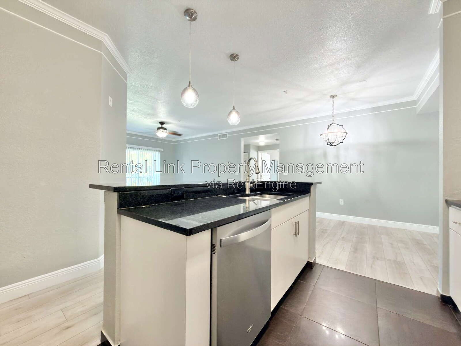 Building Photo - 11530 Villa Grand