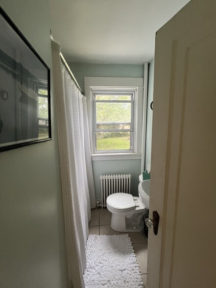 Building Photo - 42 Haskins Ave