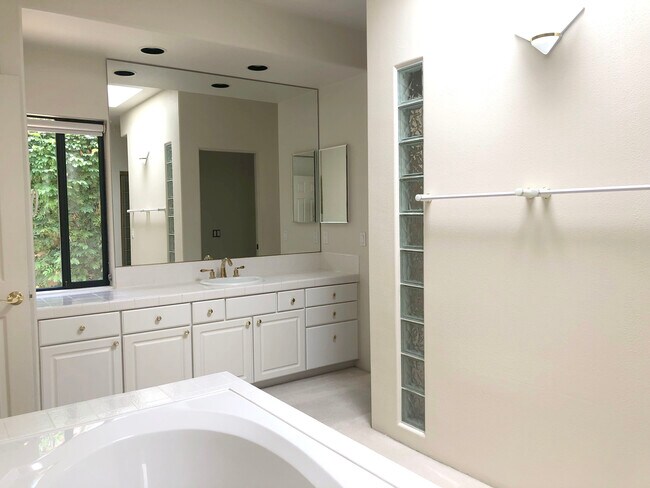 Primary bathroom with dual vanities and storage! - 72836 Mesa View Dr