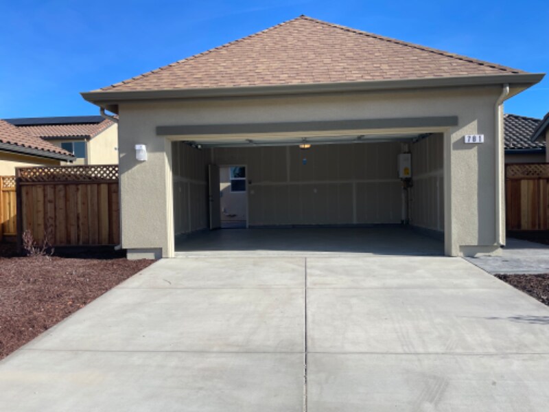 Building Photo - 758 Brandywine Ln