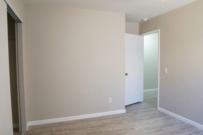 Building Photo - 52790 Avenida Navarro