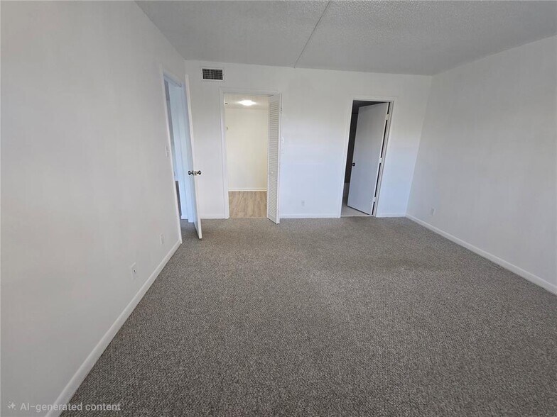 Building Photo - 8735 Ramblewood Dr