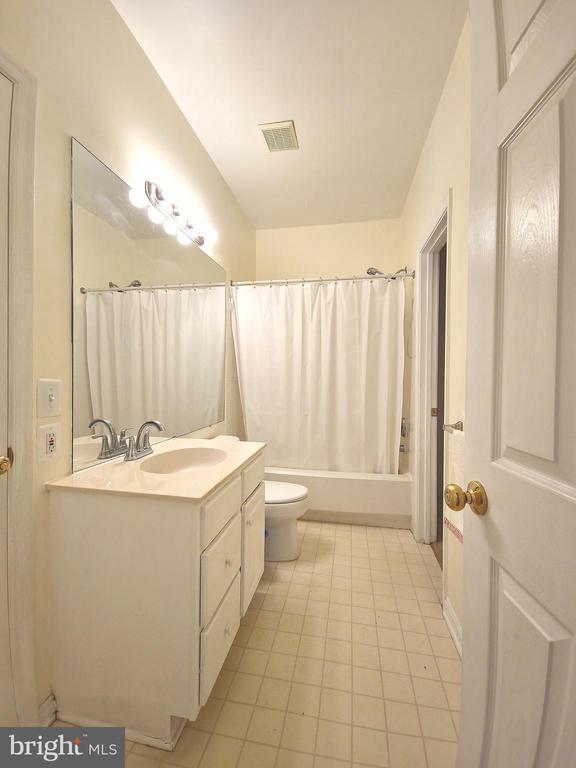 Building Photo - 1037 Lexus Way