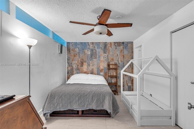 Building Photo - 5401 Collins Ave