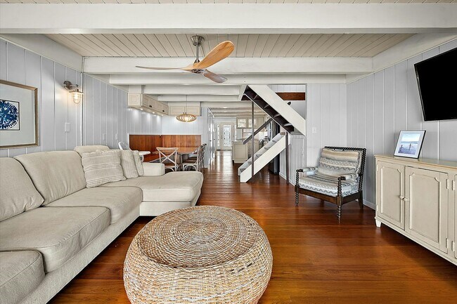 Building Photo - 617 Bayshore Dr