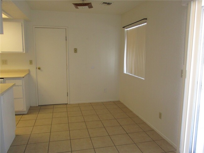 Building Photo - 5090 La Calzada Rd