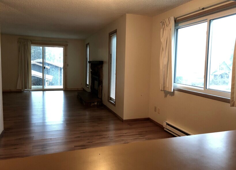 Building Photo - 7163 Chico Way NW