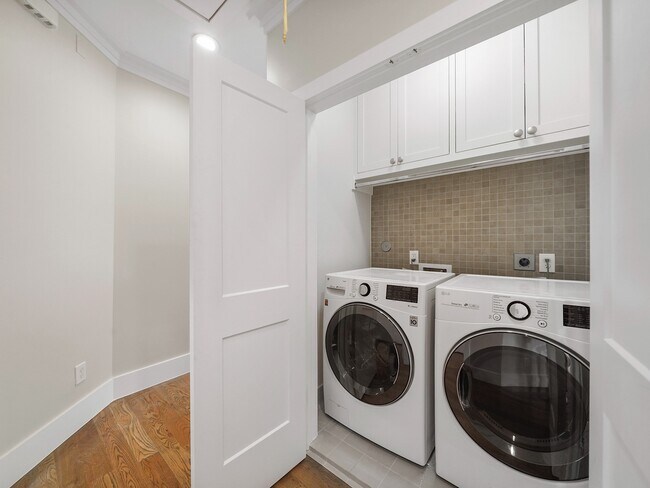 Building Photo - 1512 Thompson St