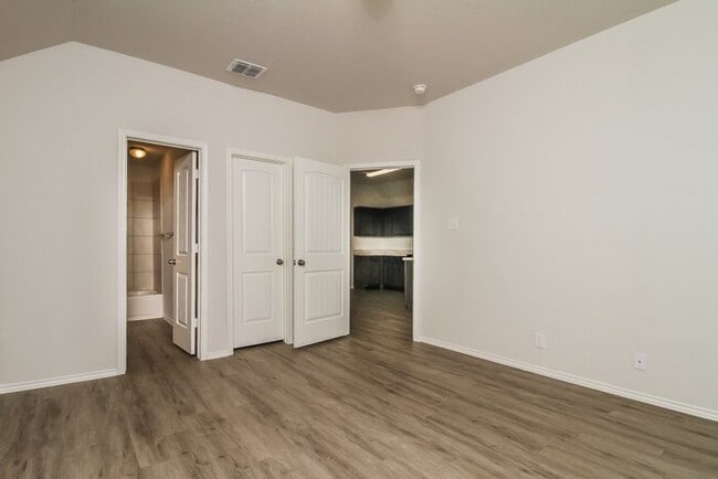 Building Photo - 5406 Freshwater Way