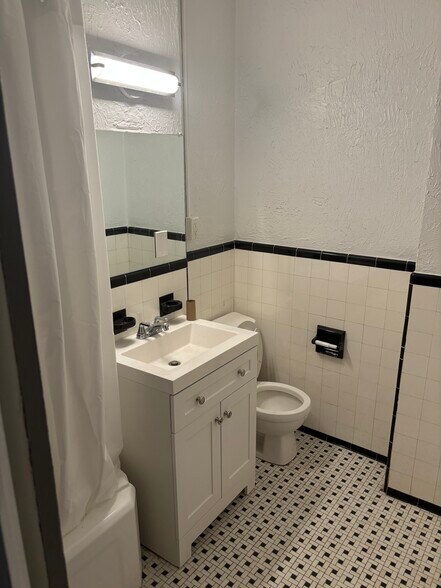 Building Photo - 75 Westland Ave