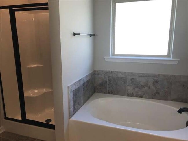 Building Photo - 5037 Park Shore Dr