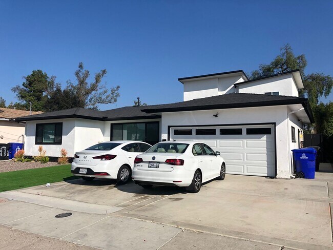 Building Photo - Remodeled!! 5BD/2BA on Campanile