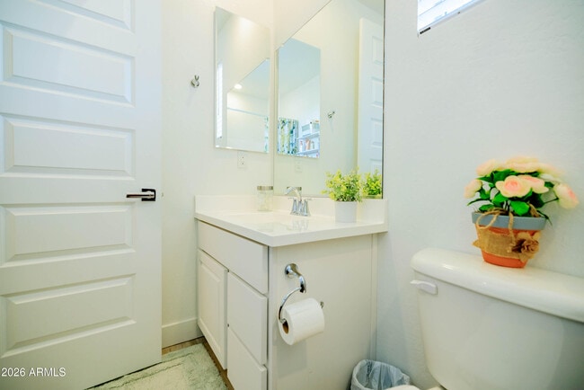 Building Photo - 21513 E Sparrow Dr