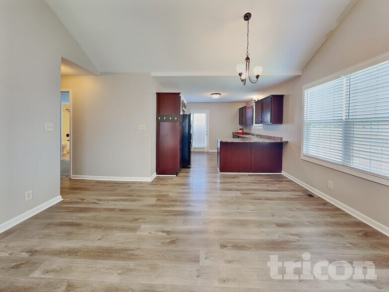 Building Photo - 1037 Dwight Eisenhower Way