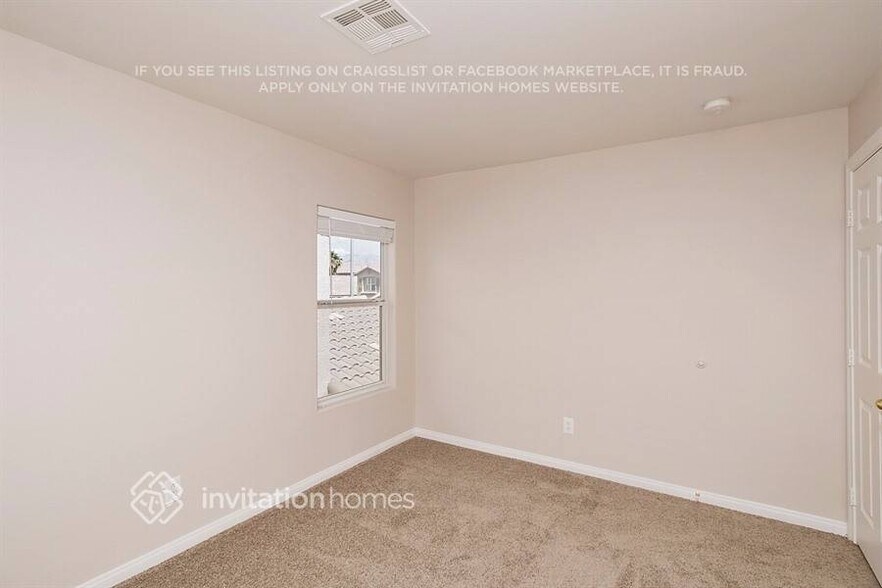 Building Photo - 9679 W Spinnaker Creek Ave