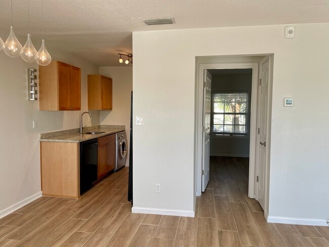 Building Photo - 5011 Starfish Dr SE