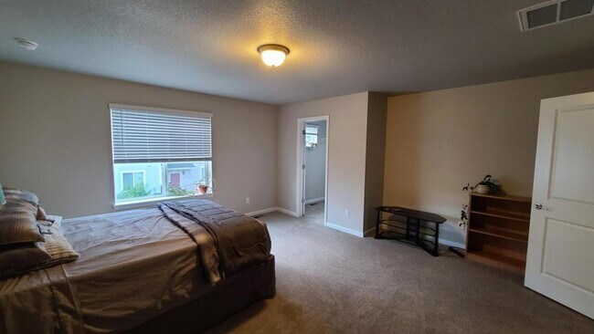 Building Photo - 608 Stonebridge Drive