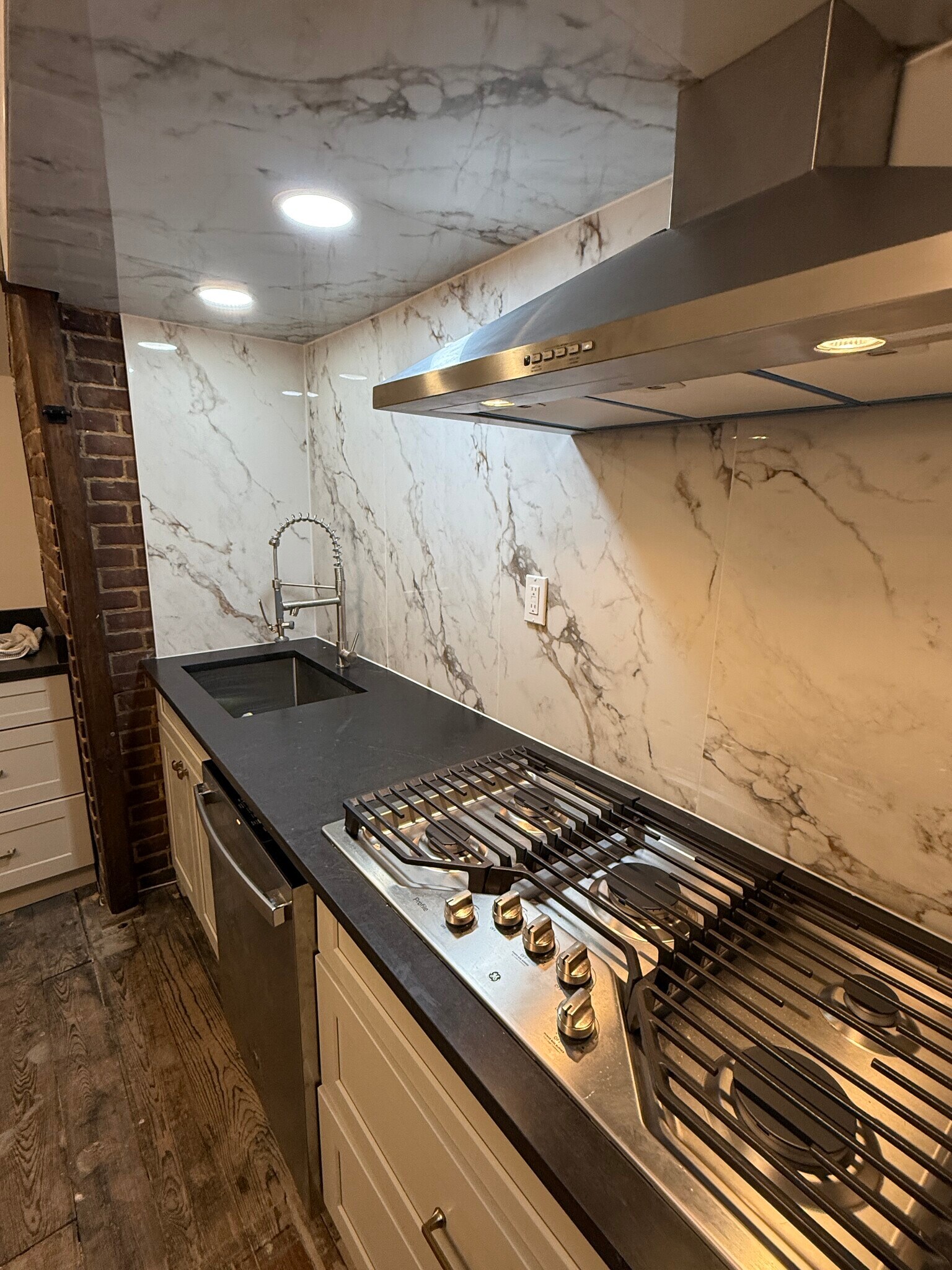 Building Photo - 214 Arlington Ave