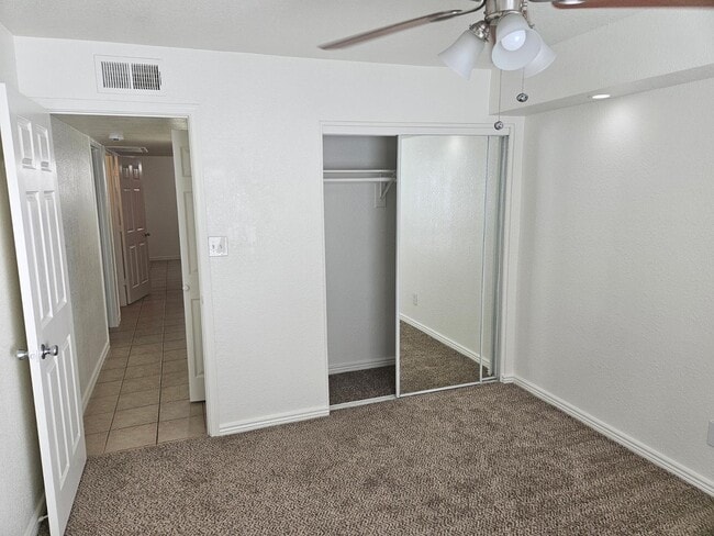 Building Photo - 1310 S Hardy Dr