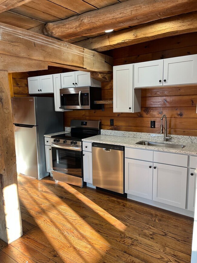 Building Photo - 2985 Granary Rd
