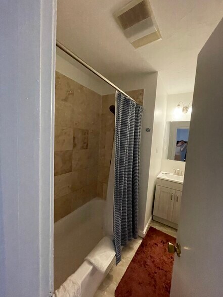 Building Photo - 42 Peterborough St