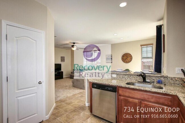 Building Photo - 734 Equinox Loop