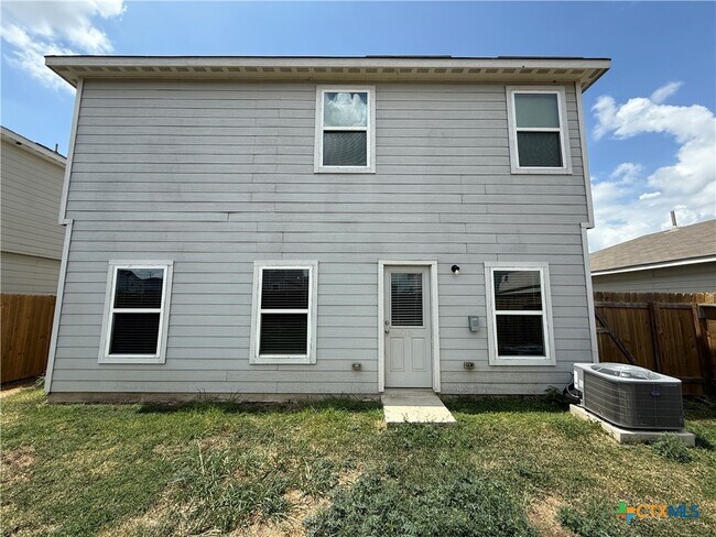 Building Photo - 761 Greenway Trl
