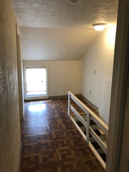 Building Photo - 534 Aspen St