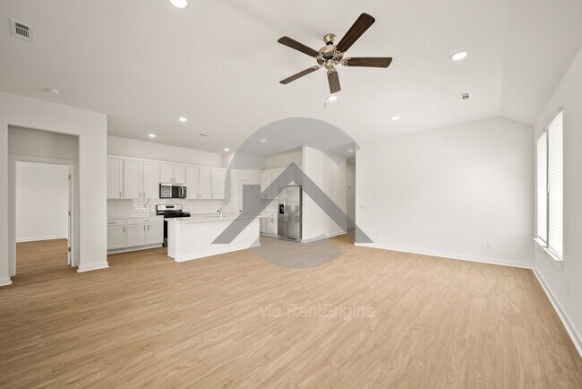 Building Photo - 621 Riley Ln