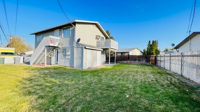Building Photo - 409 Benham St