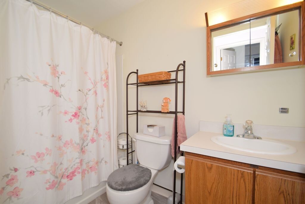 Building Photo - 620 Manatawny St