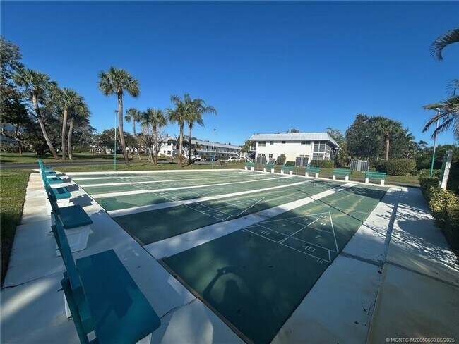 Building Photo - 2929 SE Ocean Blvd