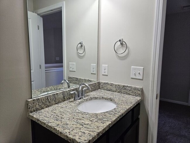 Building Photo - Great Home ! Great Schools !