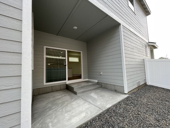Building Photo - 2696 N Red Shoulder Ln