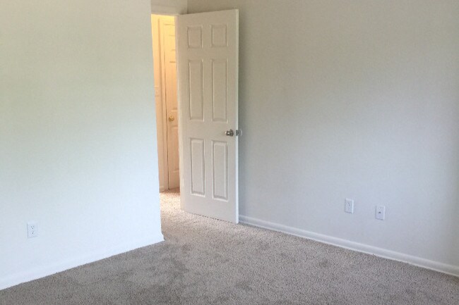 Building Photo - 700 Geneva Ave